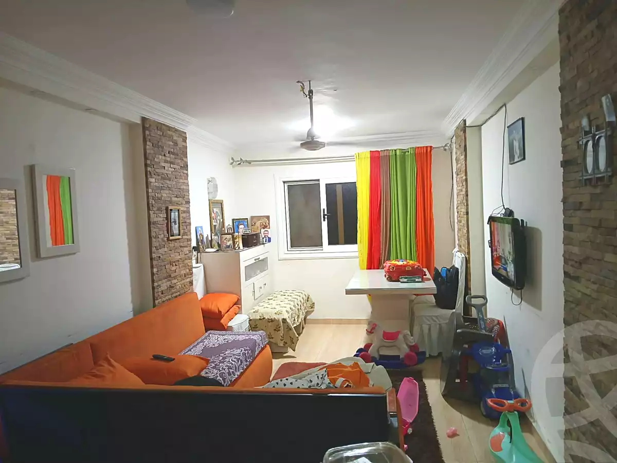 https://aqarmap.com.eg/ar/listing/6870876-for-sale-cairo-helwan-el-shareaa-el-sharby-st