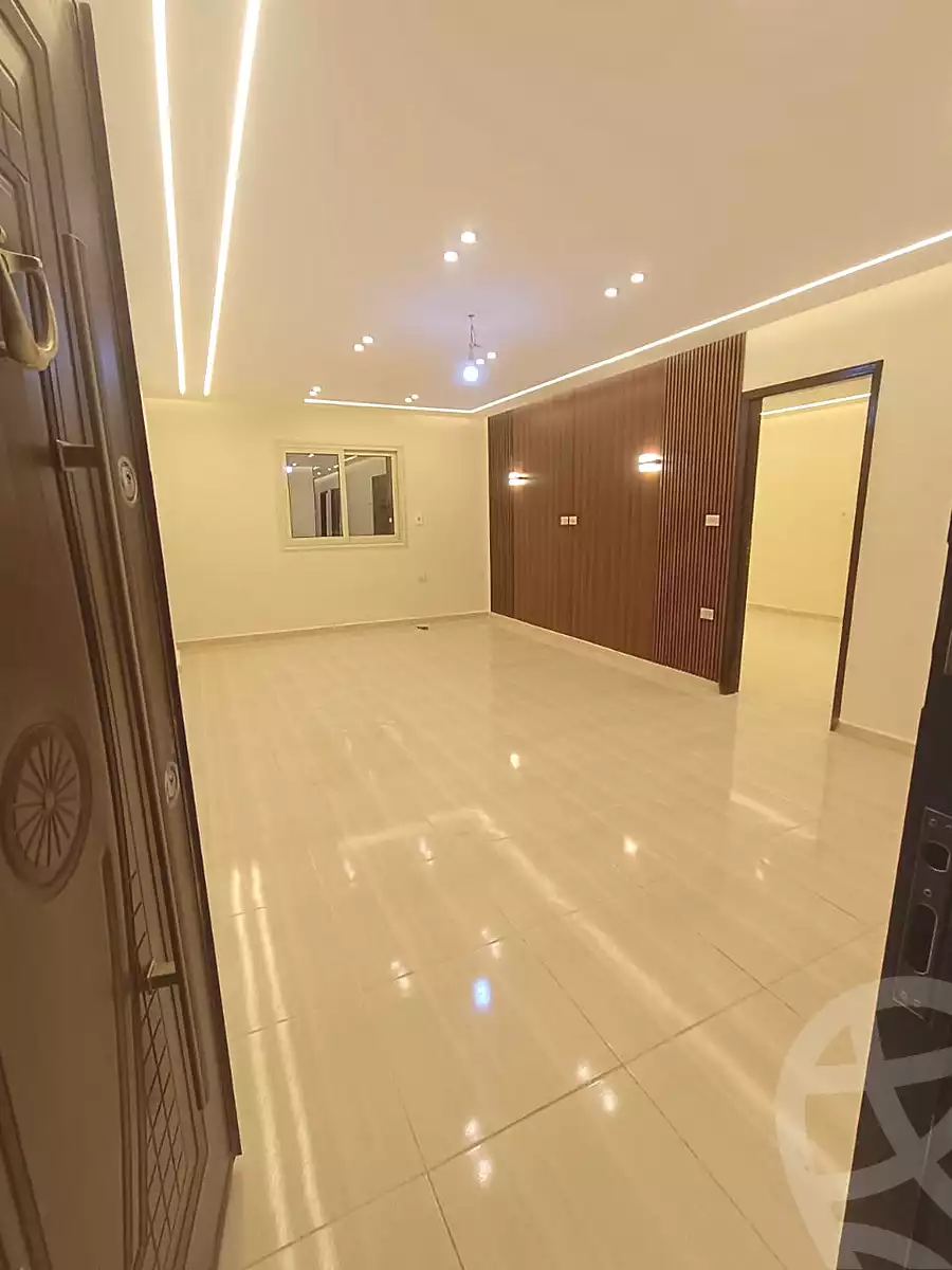 https://aqarmap.com.eg/ar/listing/6872787-for-sale-cairo-6th-of-october-el-ahyaa-neighborhood-2nd-divided-from-al-kafrawei-st