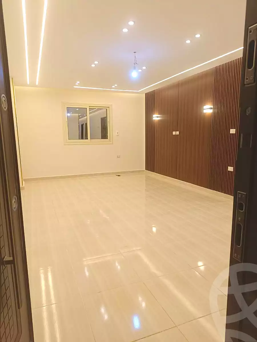 https://aqarmap.com.eg/ar/listing/6872787-for-sale-cairo-6th-of-october-el-ahyaa-neighborhood-2nd-divided-from-al-kafrawei-st
