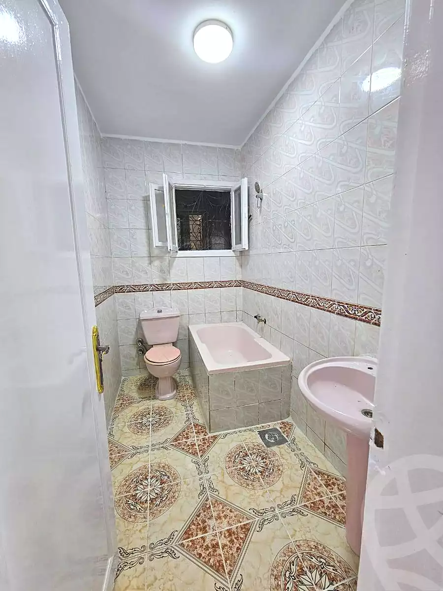 https://aqarmap.com.eg/ar/listing/6872792-for-sale-alexandria-al-agamy-shataa-el-nakheel