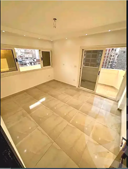 https://aqarmap.com.eg/ar/listing/6872999-for-sale-alexandria-sydy-bshr-sydy-bshr-bhry-khalil-hamada-st