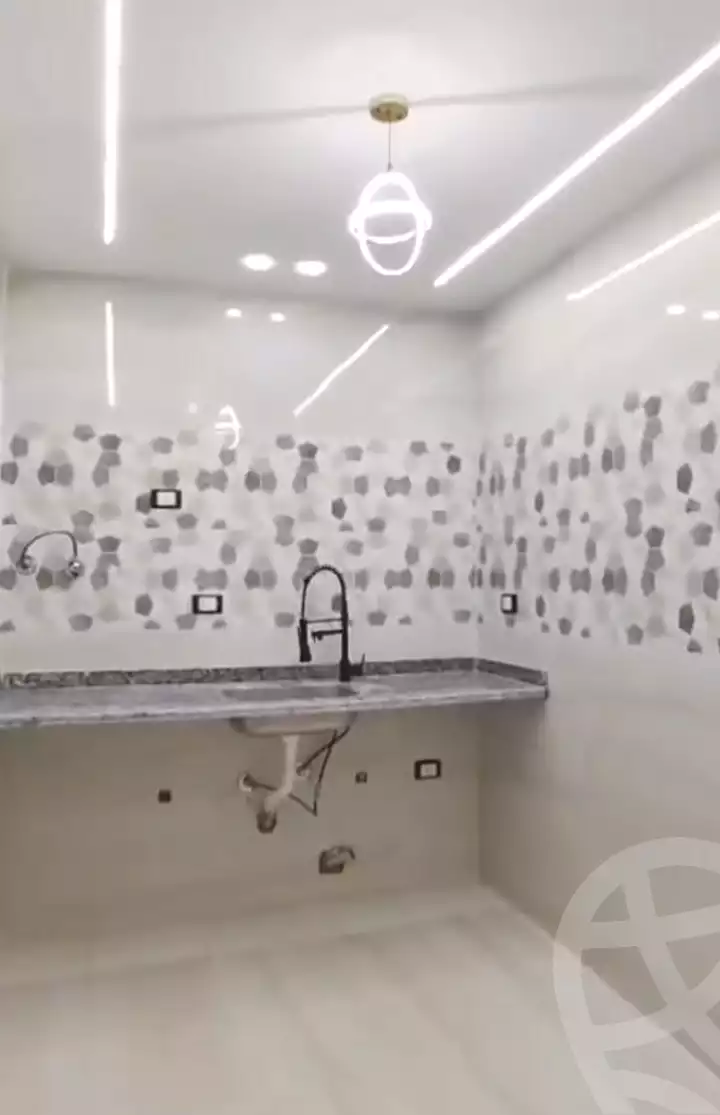 https://aqarmap.com.eg/ar/listing/6874118-for-sale-alexandria-al-agamy-el-hanouvel-abo-el-shawareb-st