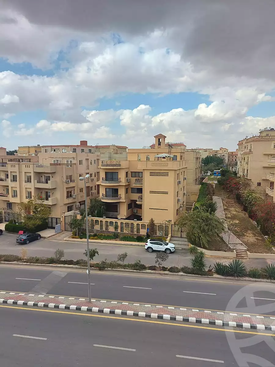 https://aqarmap.com.eg/ar/listing/6874596-for-rent-cairo-new-cairo-compounds-lmn-l-m