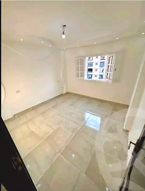 https://aqarmap.com.eg/ar/listing/6875988-for-sale-alexandria-sydy-bshr-sydy-bshr-bhry-gamal-abd-el-nasir-st