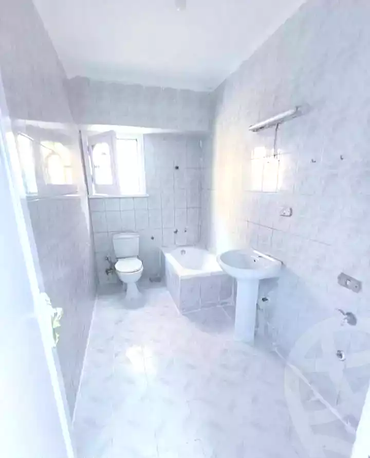 https://aqarmap.com.eg/ar/listing/6876228-for-sale-alexandria-al-agamy-shataa-el-nakheel