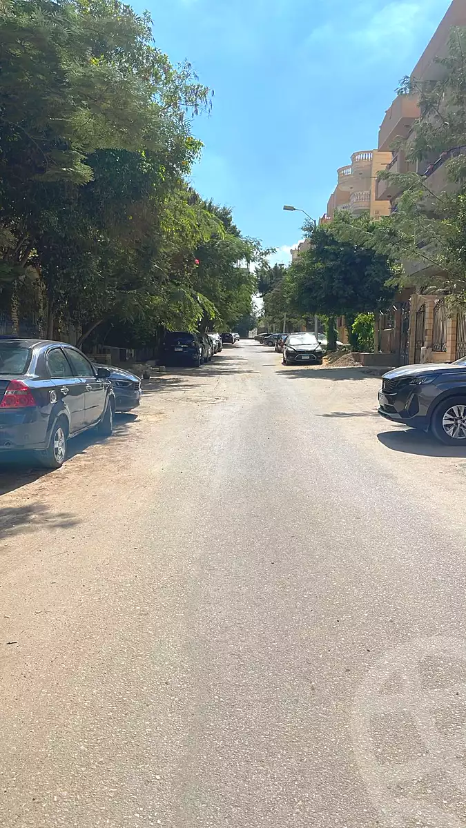 https://aqarmap.com.eg/ar/listing/6877905-for-sale-cairo-6th-of-october-el-ahyaa-neighborhood-2nd-divided-from-al-kafrawei-st