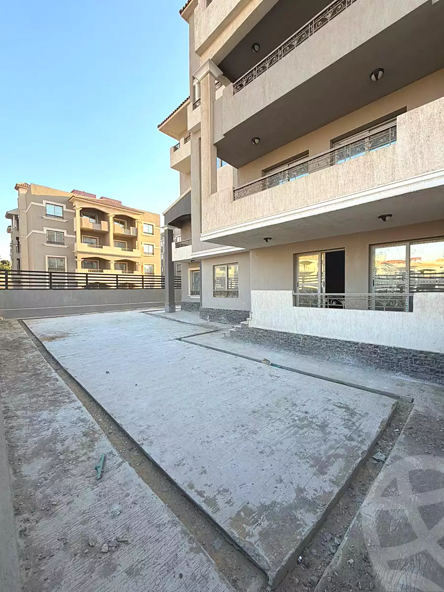 https://aqarmap.com.eg/ar/listing/6877925-for-sale-cairo-el-sheikh-zayed-city-compounds-el-khamayel