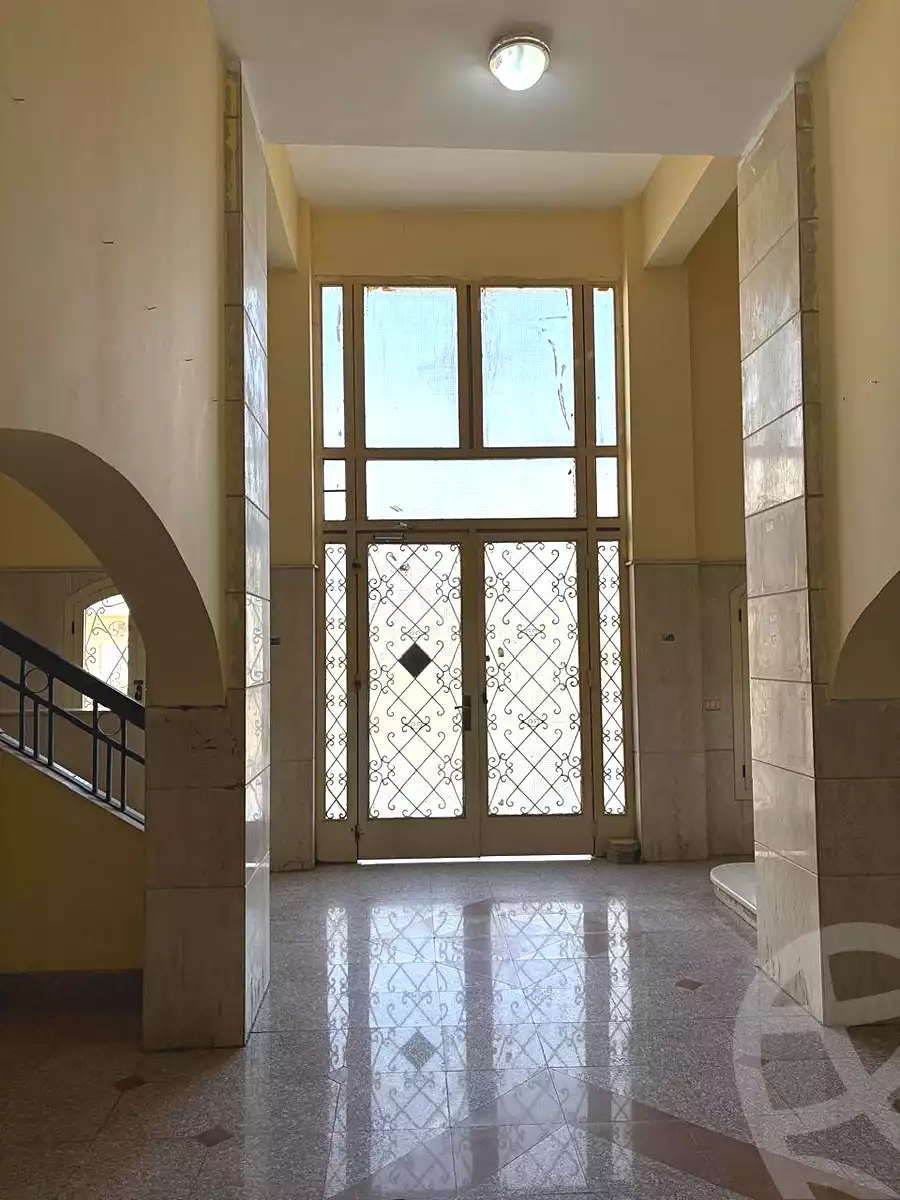https://aqarmap.com.eg/en/listing/6877932-for-sale-cairo-el-sheikh-zayed-city-compounds-el-khamayel
