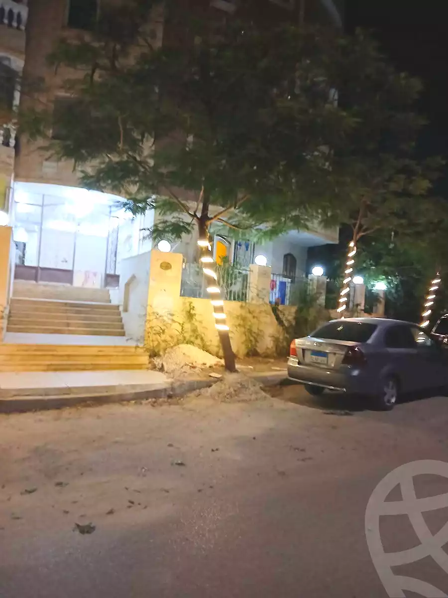 https://aqarmap.com.eg/ar/listing/6877937-for-sale-cairo-el-sheikh-zayed-city-el-hay-el-hady-ashaer-area-1-street-10