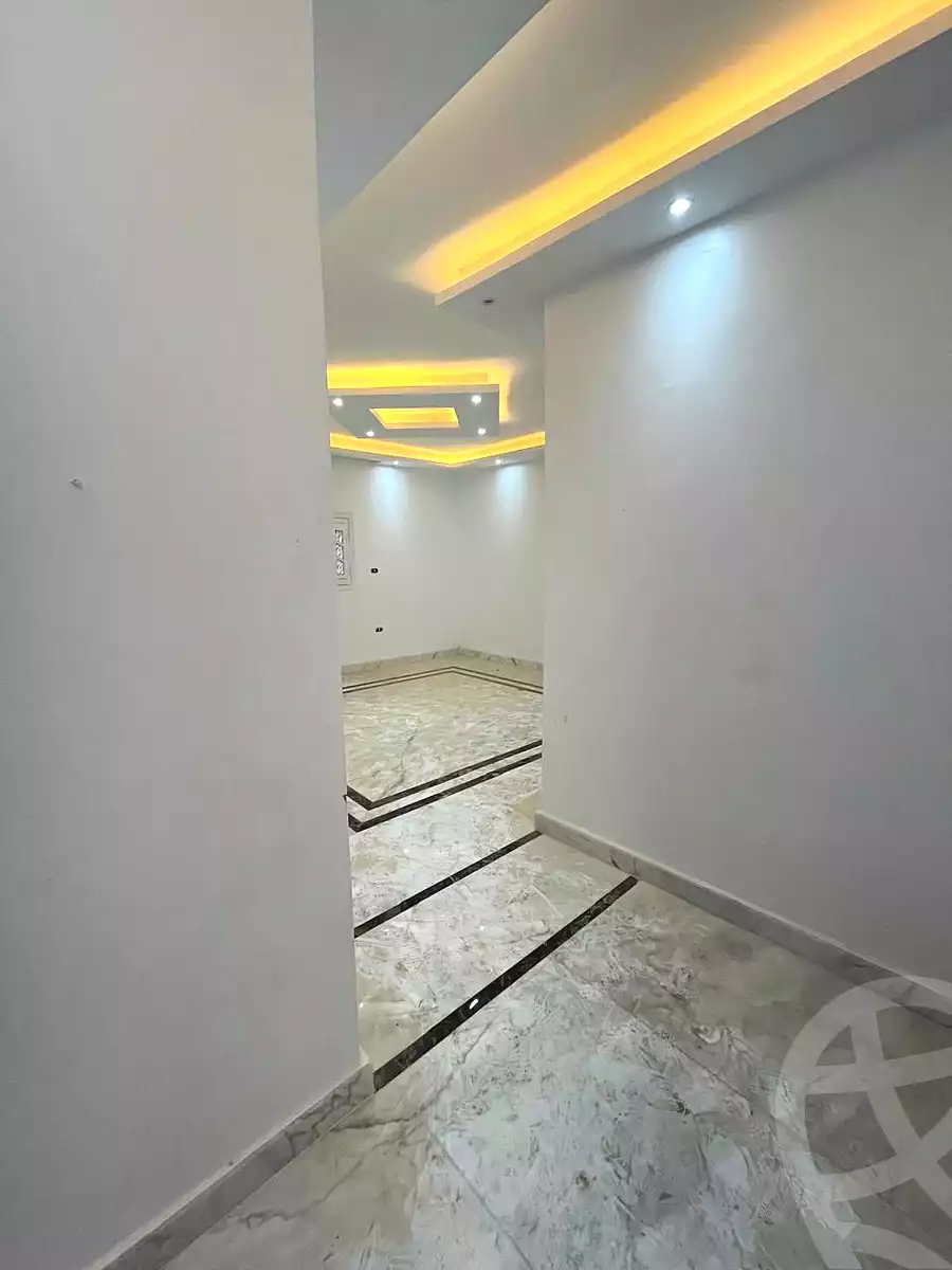 https://aqarmap.com.eg/ar/listing/6877937-for-sale-cairo-el-sheikh-zayed-city-el-hay-el-hady-ashaer-area-1-street-10