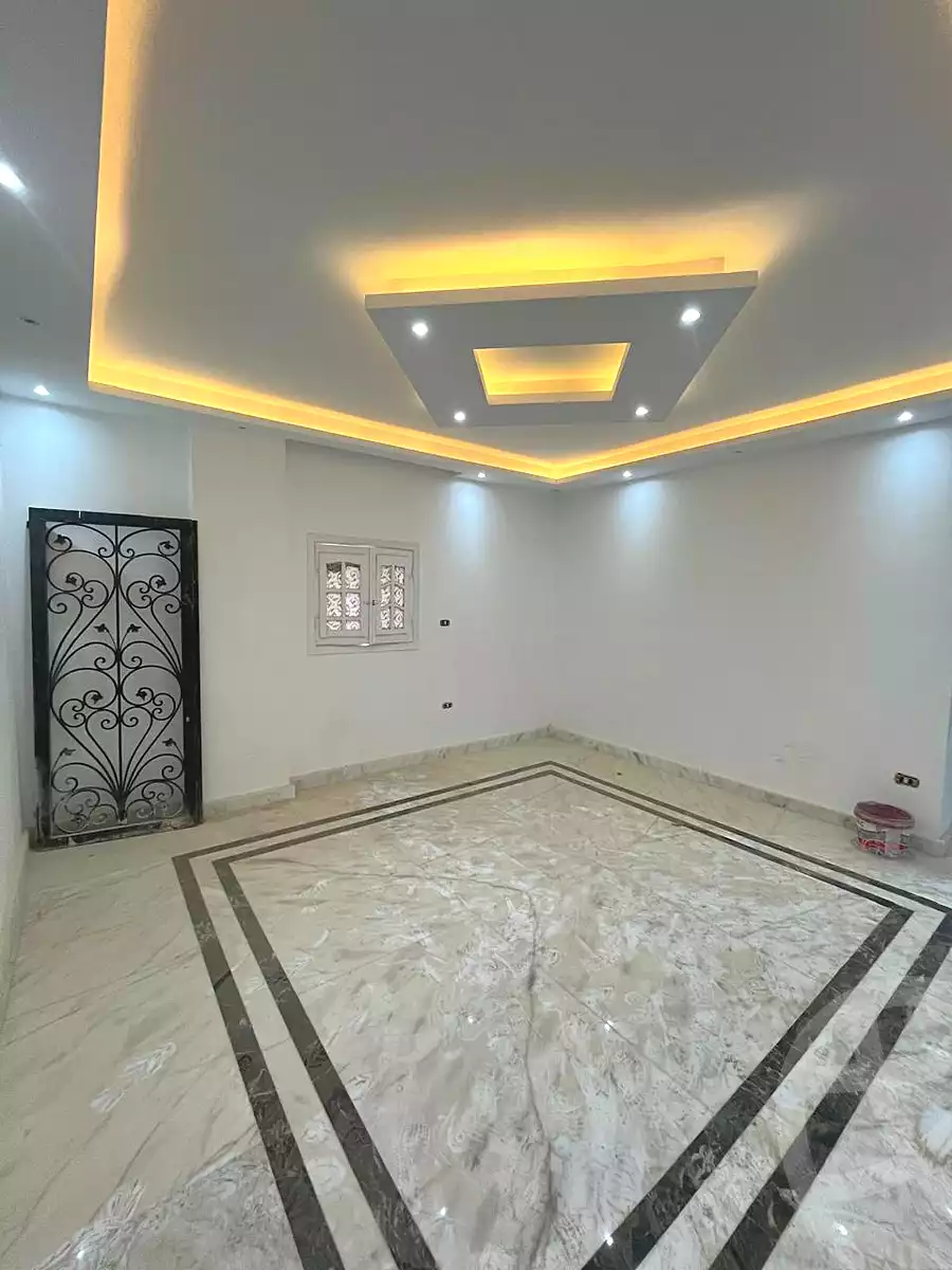 https://aqarmap.com.eg/ar/listing/6877937-for-sale-cairo-el-sheikh-zayed-city-el-hay-el-hady-ashaer-area-1-street-10