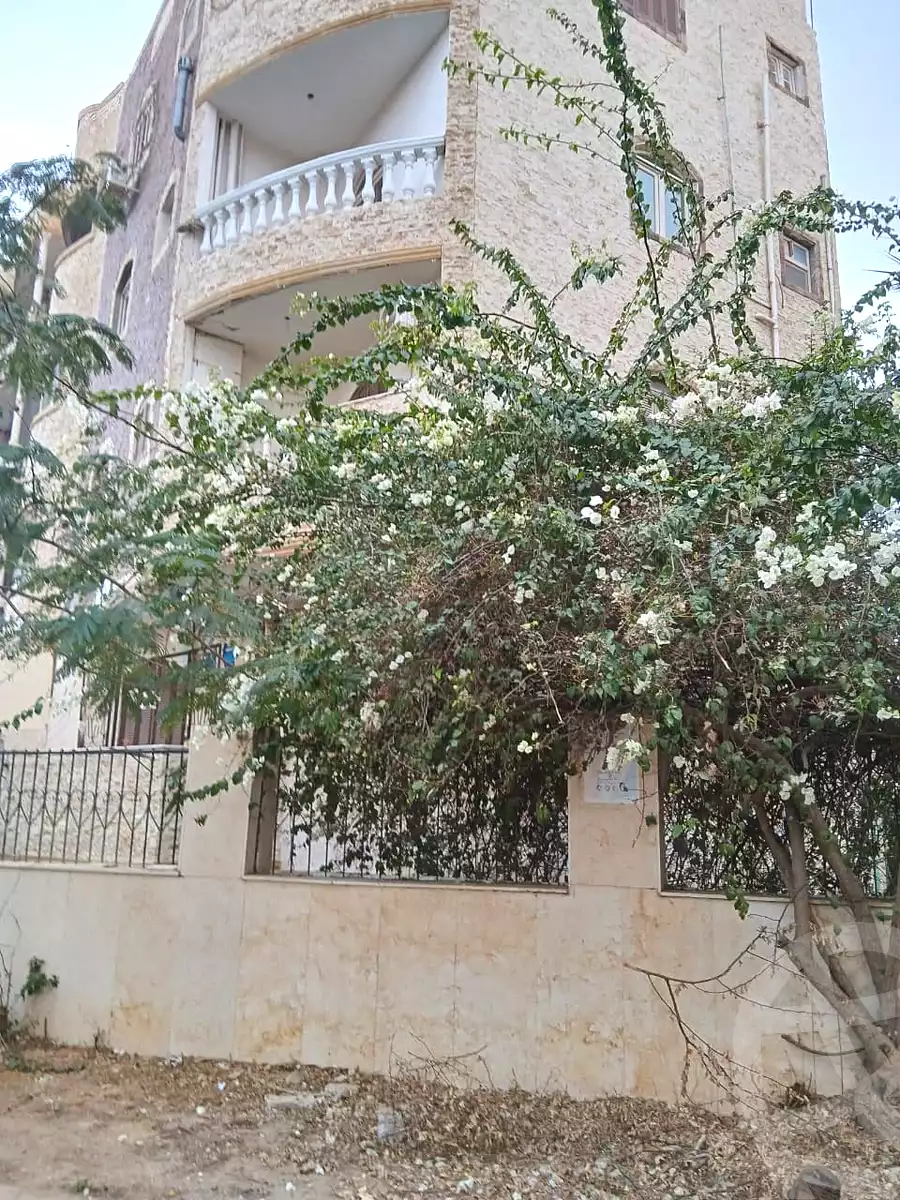 https://aqarmap.com.eg/ar/listing/6877937-for-sale-cairo-el-sheikh-zayed-city-el-hay-el-hady-ashaer-area-1-street-10