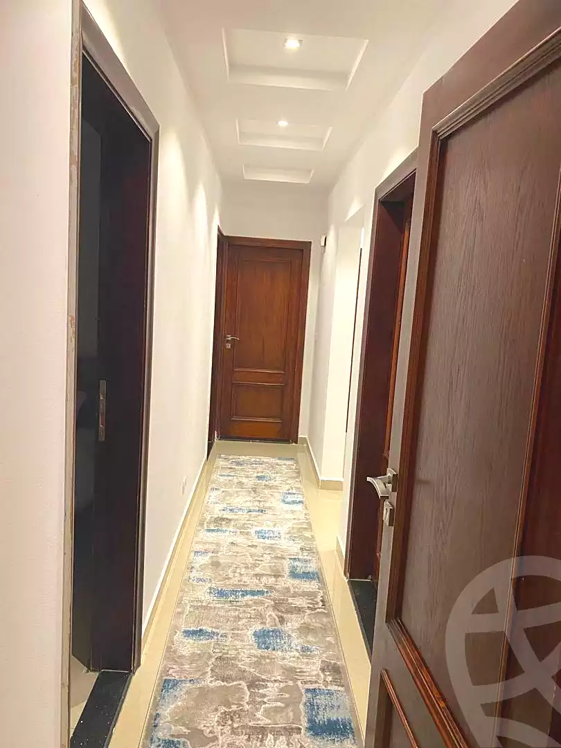https://aqarmap.com.eg/ar/listing/6881882-for-rent-cairo-el-sheikh-zayed-city-compounds-kmbwnd-wyst-twn-swdyk