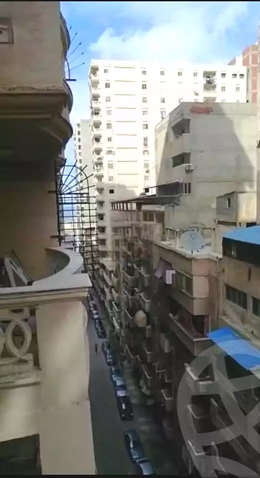 https://aqarmap.com.eg/ar/listing/6882664-for-sale-alexandria-miami-khld-bn-lwlyd