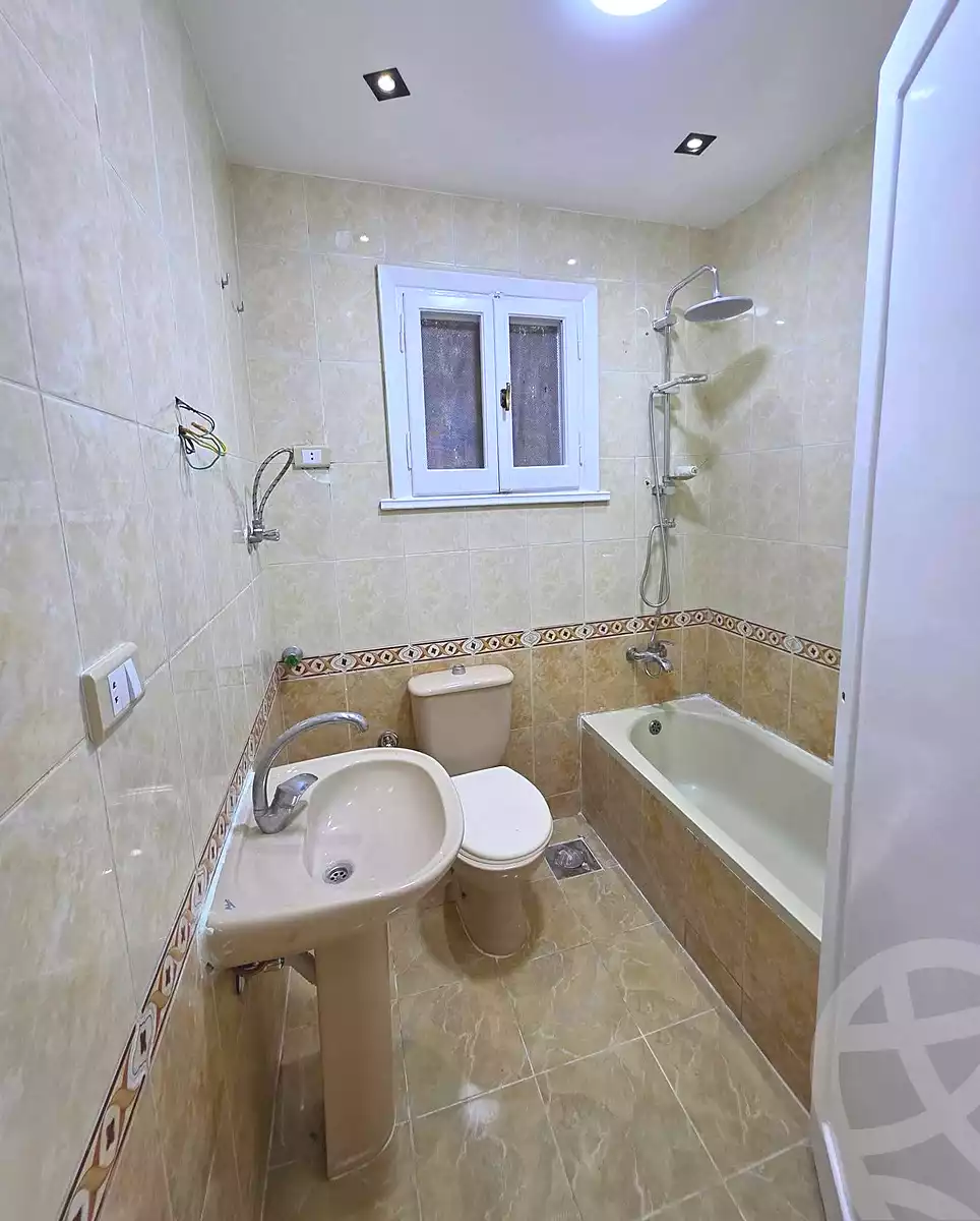 https://aqarmap.com.eg/ar/listing/6883399-for-sale-alexandria-sydy-bshr-sydy-bshr-bhry-shr-khld-bn-lwlyd