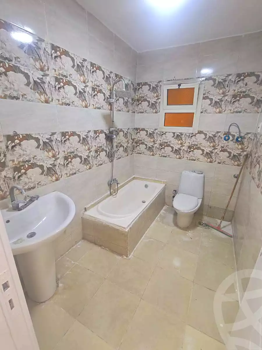 https://aqarmap.com.eg/ar/listing/6884181-for-sale-alexandria-al-agamy-el-hanouvel