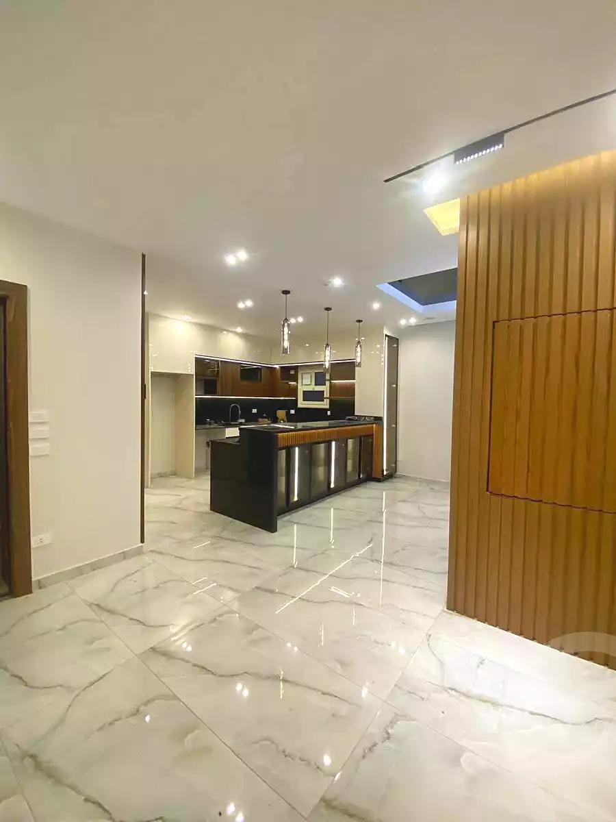 https://aqarmap.com.eg/en/listing/6884615-for-sale-cairo-new-administrative-capital-r8-qamari-compound-new-event