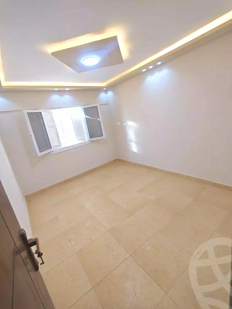 https://aqarmap.com.eg/ar/listing/6886195-for-sale-alexandria-al-agamy-bw-ywsf-hosni-mubarak-st