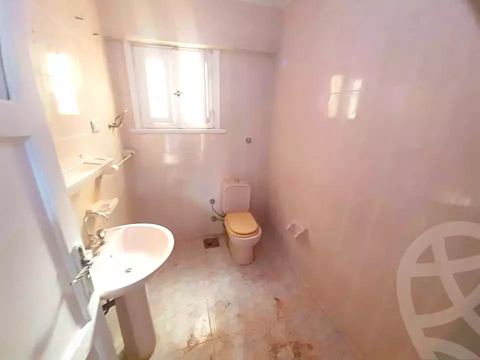 https://aqarmap.com.eg/ar/listing/6888112-for-sale-alexandria-al-agamy-shataa-el-nakheel