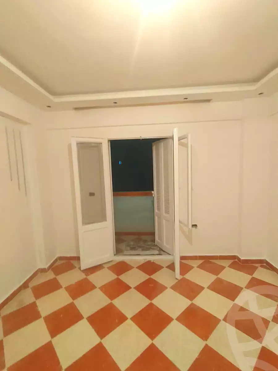 https://aqarmap.com.eg/ar/listing/6889774-for-sale-alexandria-al-agamy-bw-ywsf-hosni-mubarak-st
