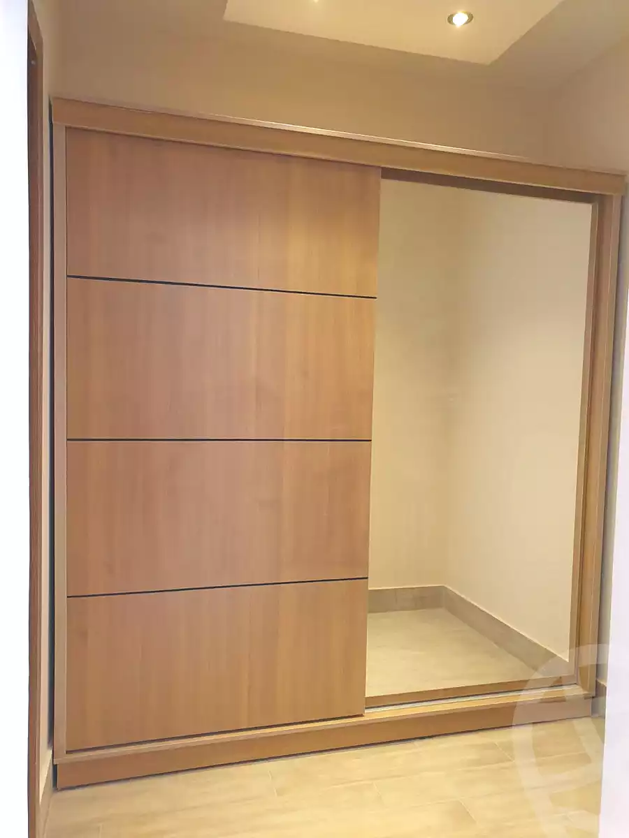 https://aqarmap.com.eg/en/listing/6892102-for-rent-cairo-new-cairo-compounds-mountain-view-hyde-park