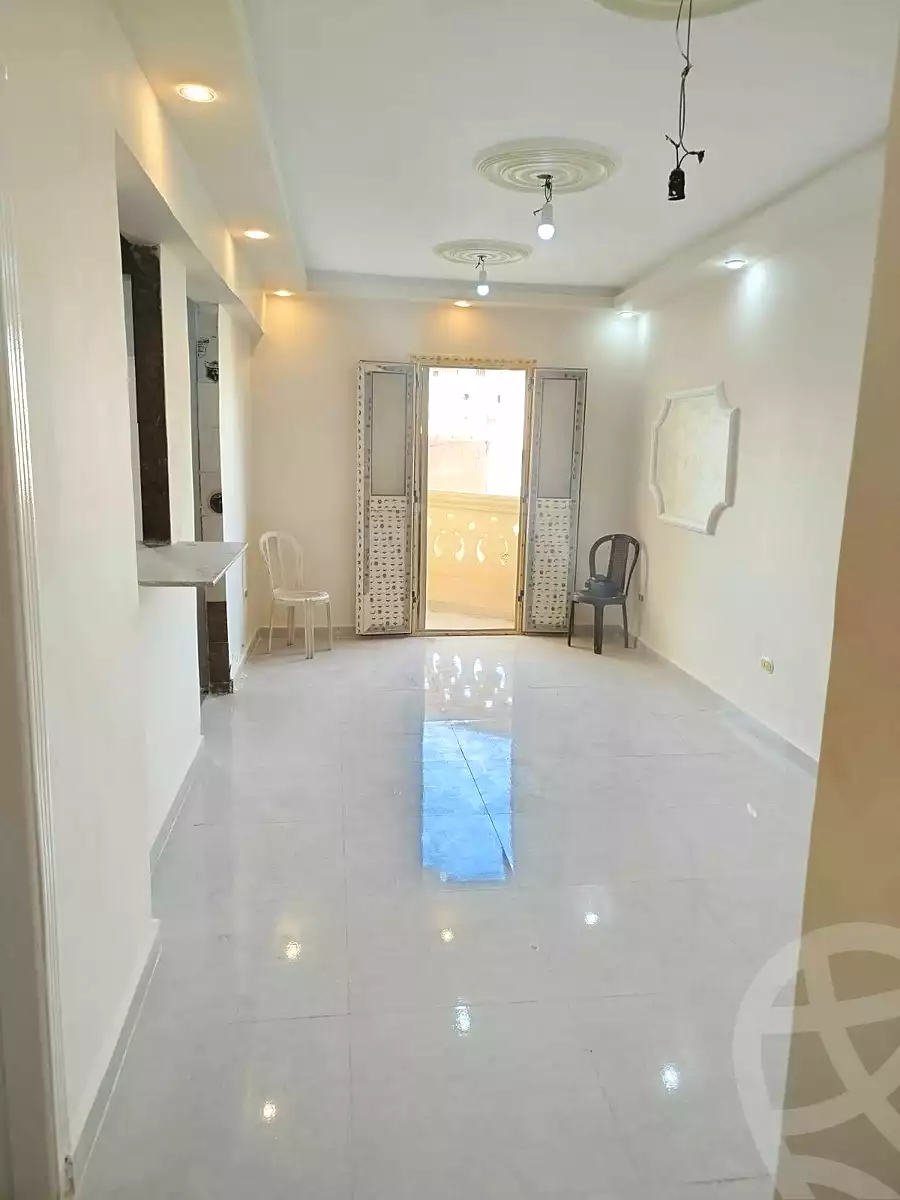 https://aqarmap.com.eg/ar/listing/6893613-for-rent-alexandria-al-agamy-bw-ywsf