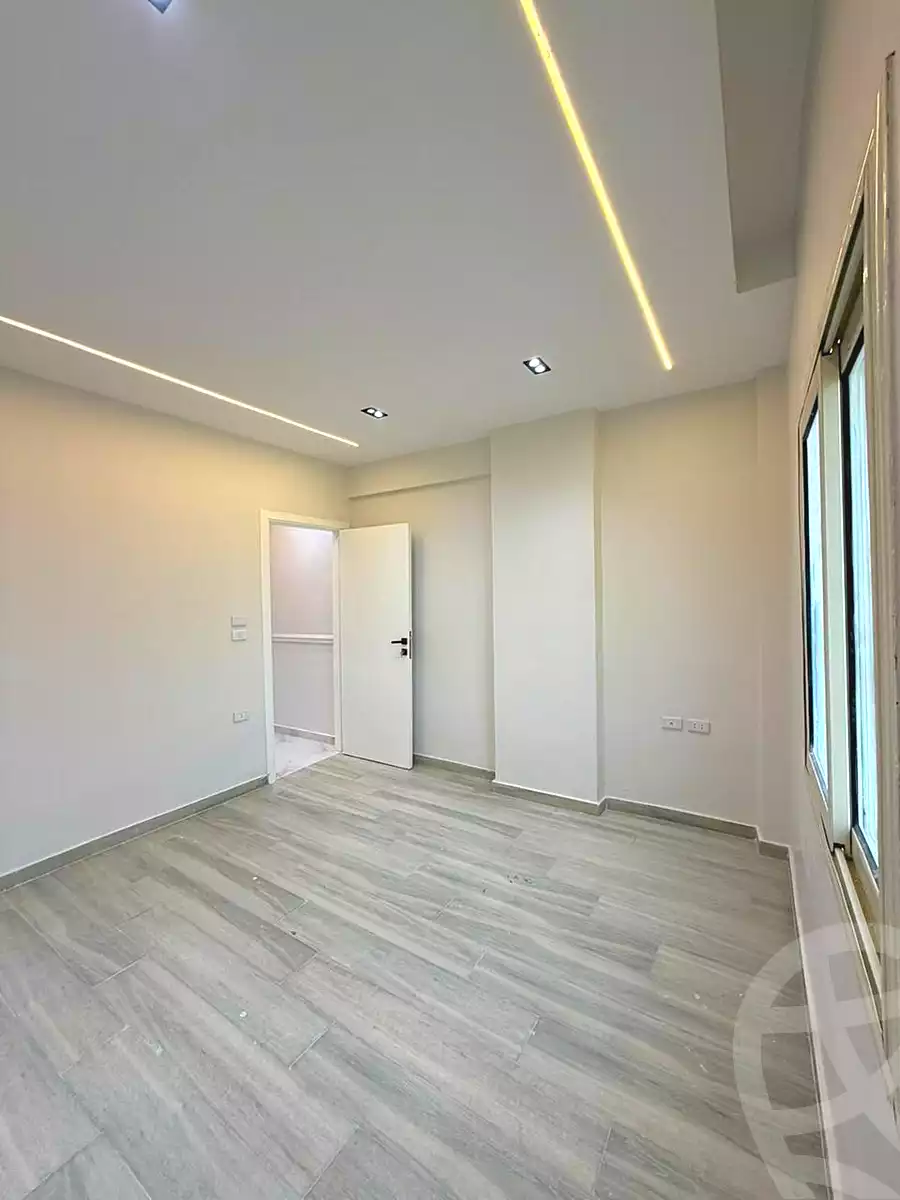 https://aqarmap.com.eg/ar/listing/6895438-for-sale-cairo-6th-of-october-el-ahyaa-neighborhood-3rd-al-hay-al-thalith-st