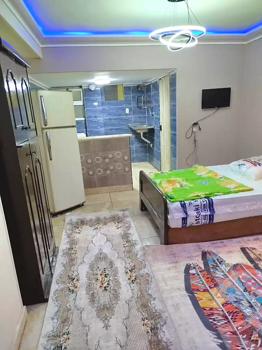 https://aqarmap.com.eg/ar/listing/6895456-for-sale-cairo-6th-of-october-el-ahyaa-neighborhood-2nd-divided-from-al-kafrawei-st