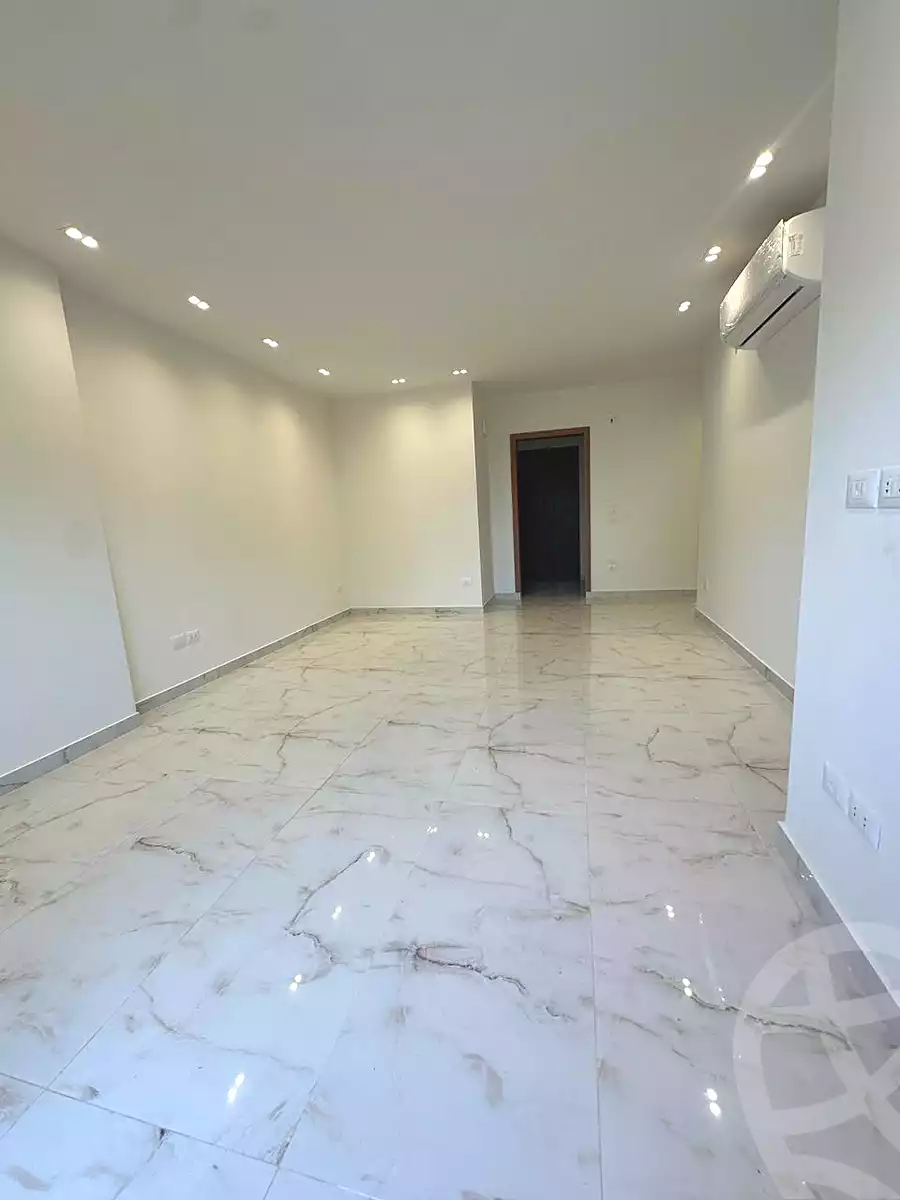 https://aqarmap.com.eg/ar/listing/6895705-for-rent-cairo-new-cairo-compounds-villette-kmbwnd-sky-kwndwz-swdyk-villette