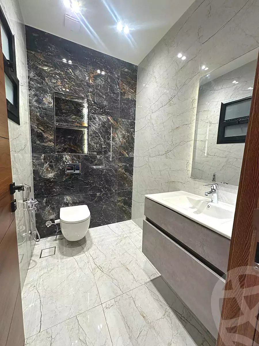 https://aqarmap.com.eg/ar/listing/6895705-for-rent-cairo-new-cairo-compounds-villette-kmbwnd-sky-kwndwz-swdyk-villette