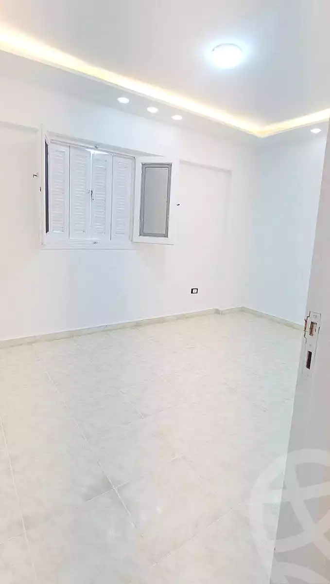 https://aqarmap.com.eg/ar/listing/6895746-for-sale-alexandria-el-asafra-shr-45