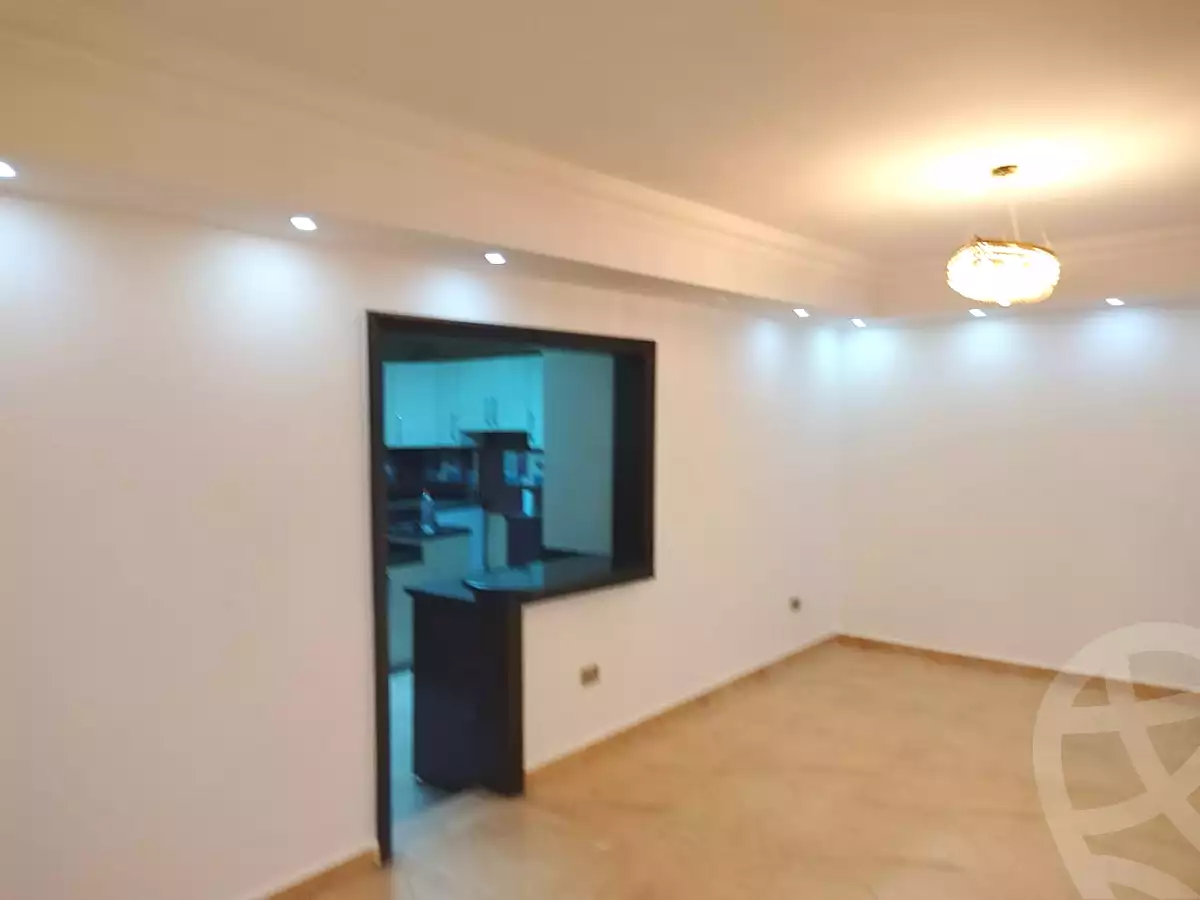 https://aqarmap.com.eg/ar/listing/6895762-for-rent-cairo-6th-of-october-compounds-pyramids-walk