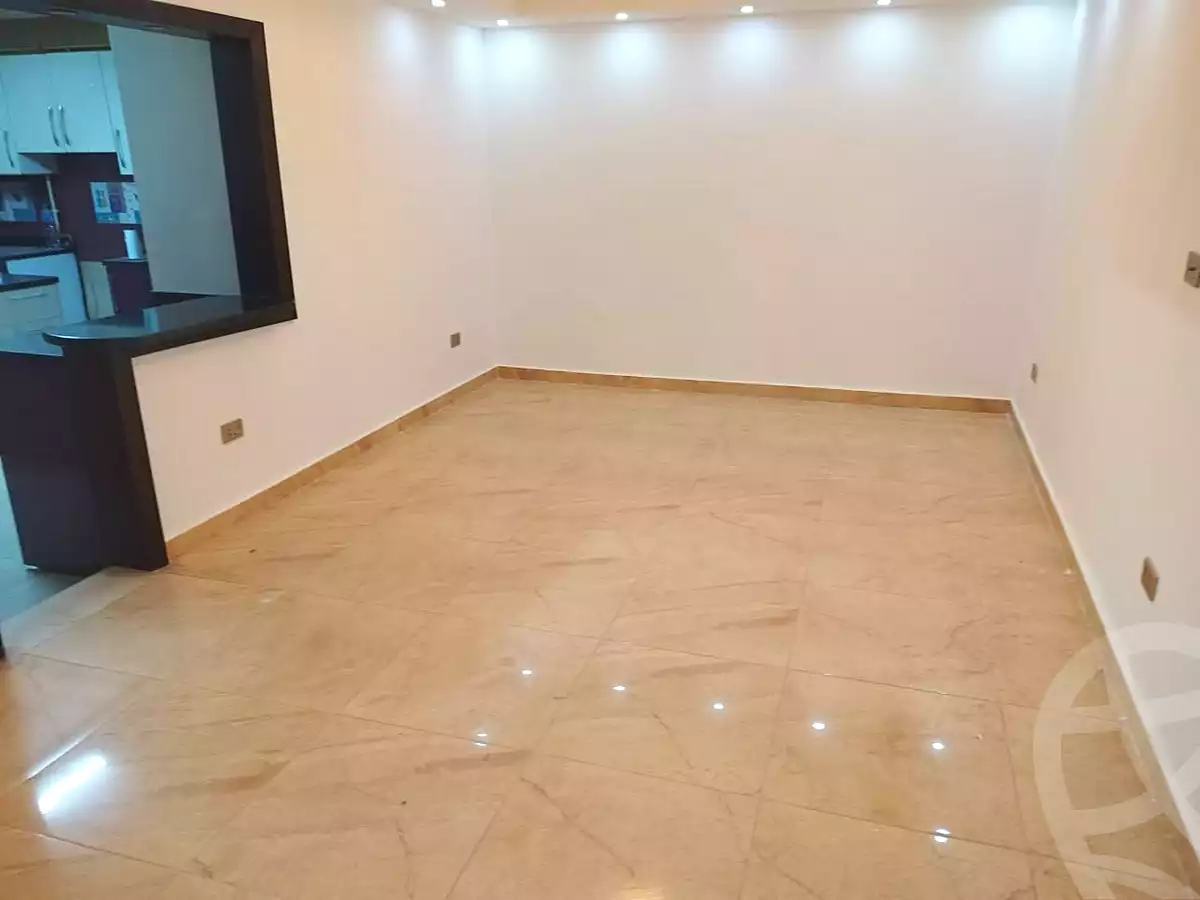 https://aqarmap.com.eg/ar/listing/6895762-for-rent-cairo-6th-of-october-compounds-pyramids-walk