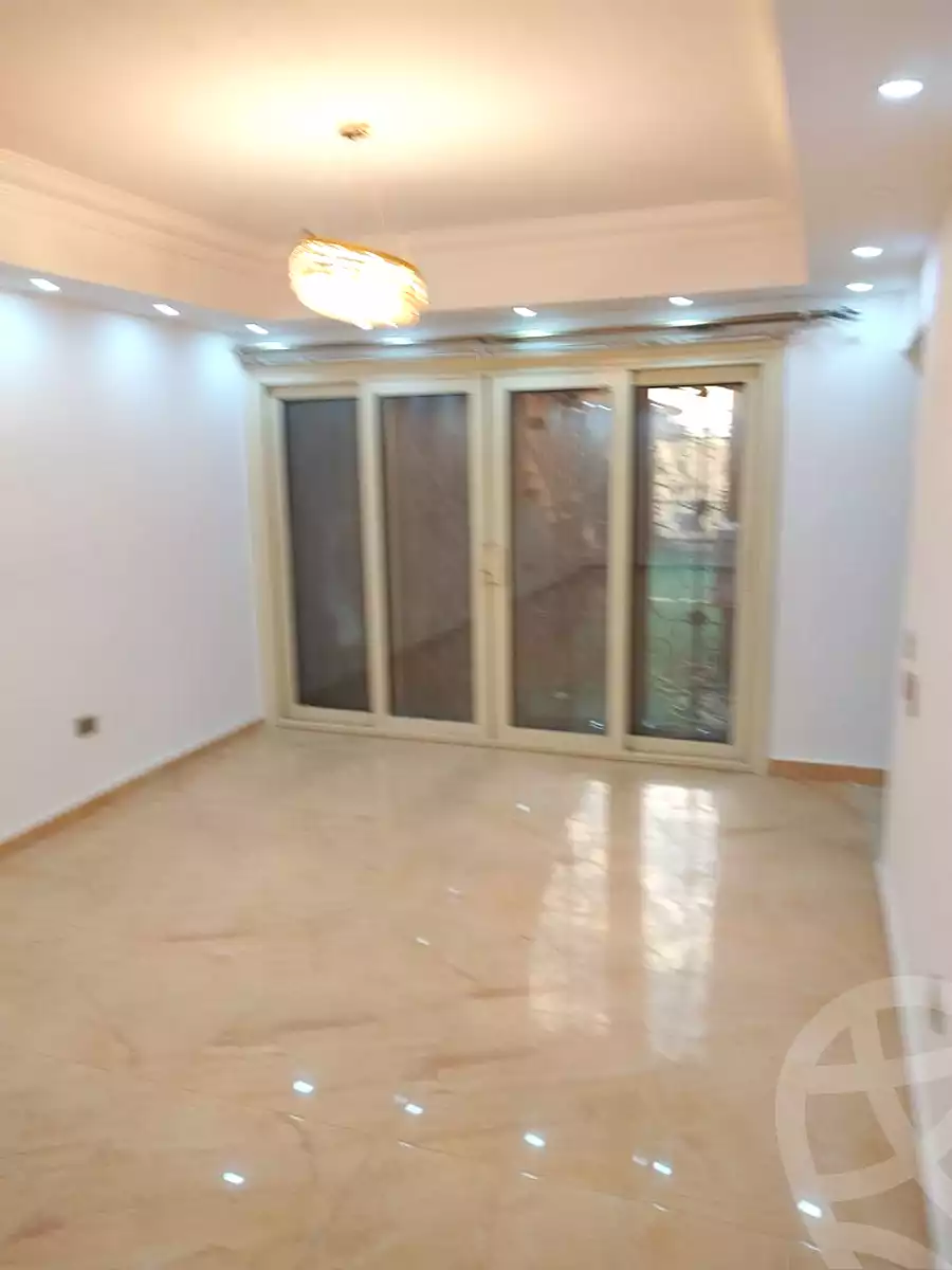 https://aqarmap.com.eg/ar/listing/6895762-for-rent-cairo-6th-of-october-compounds-pyramids-walk