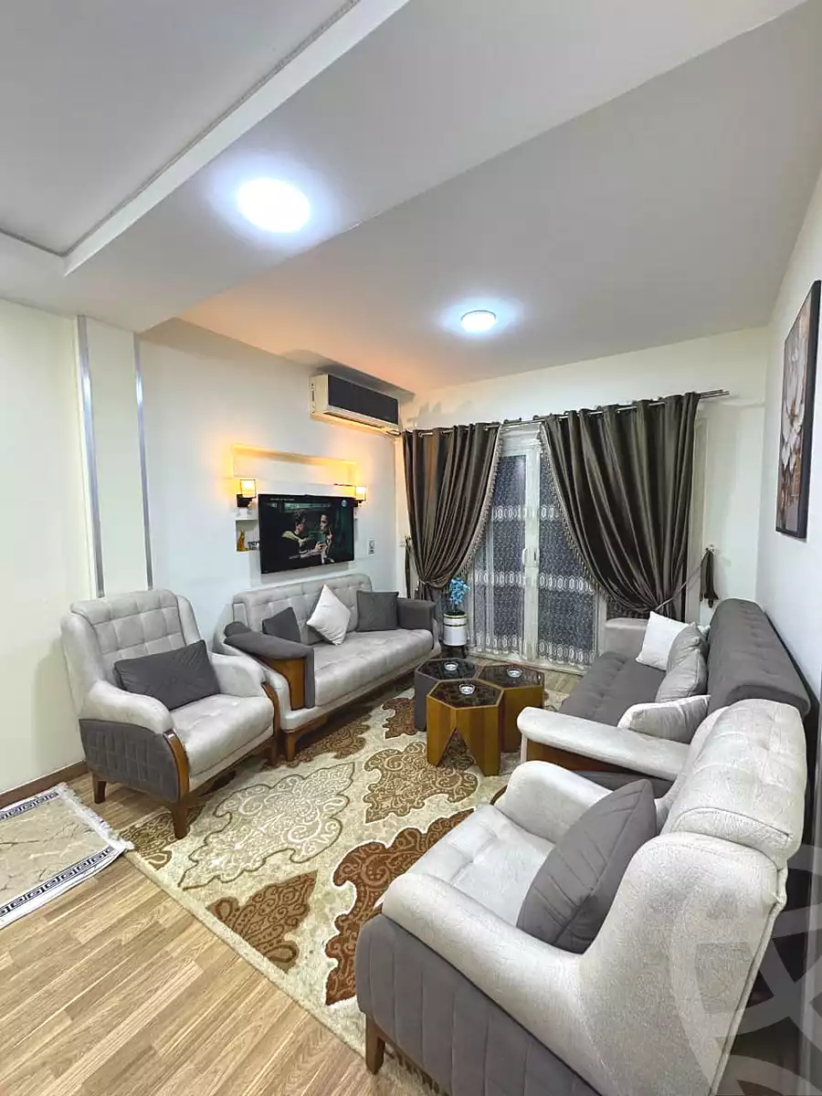 https://aqarmap.com.eg/ar/listing/6895925-for-rent-cairo-el-sheikh-zayed-city-compounds-dh-drys