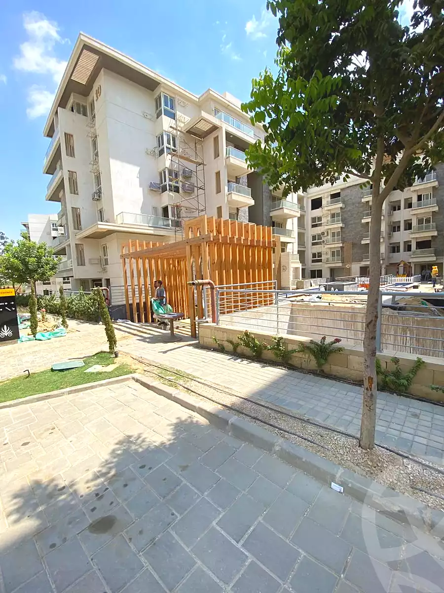 https://aqarmap.com.eg/ar/listing/6896800-for-sale-cairo-new-cairo-compounds-mwntn-fyw-y-syty-club-park-mountain-view-icity