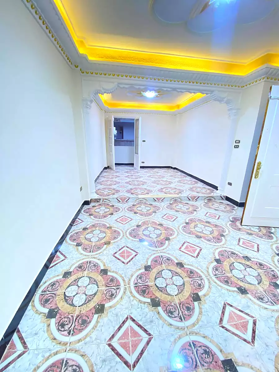 https://aqarmap.com.eg/ar/listing/6895099-for-sale-alexandria-al-agamy-ibrahim-el-aowam-st