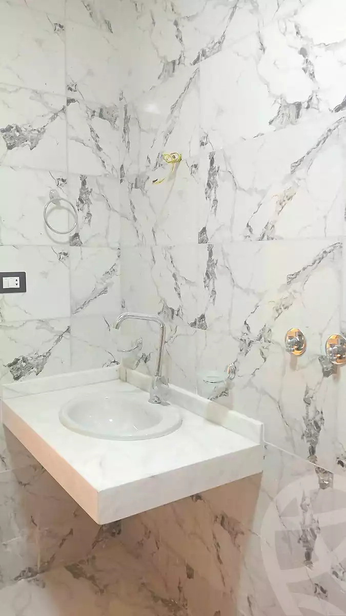 https://aqarmap.com.eg/ar/listing/6898290-for-sale-alexandria-al-agamy-bw-ywsf