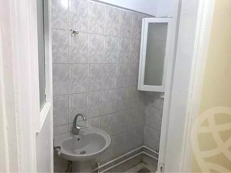 https://aqarmap.com.eg/ar/listing/6898497-for-rent-alexandria-ganaklis-shr-mrtdy-bsh