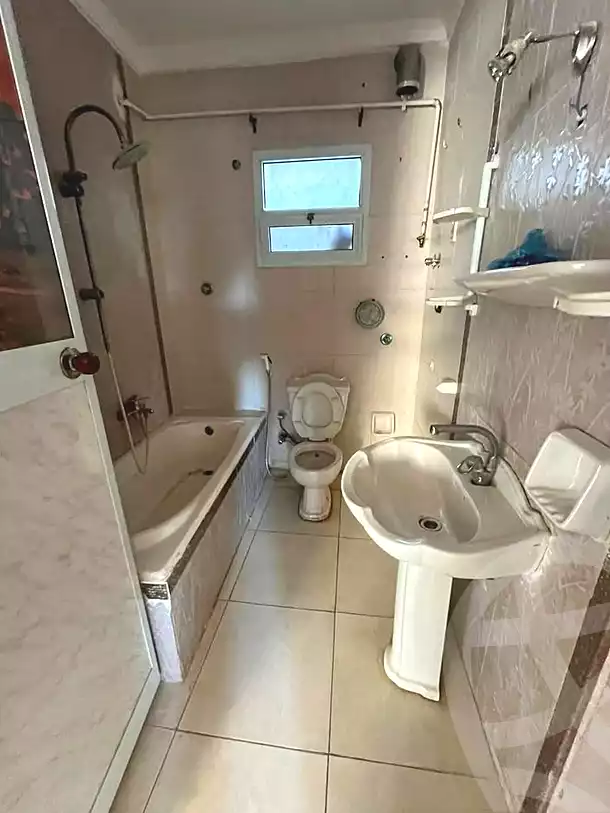 https://aqarmap.com.eg/en/listing/6898856-for-sale-alexandria-lsywf-el-falki