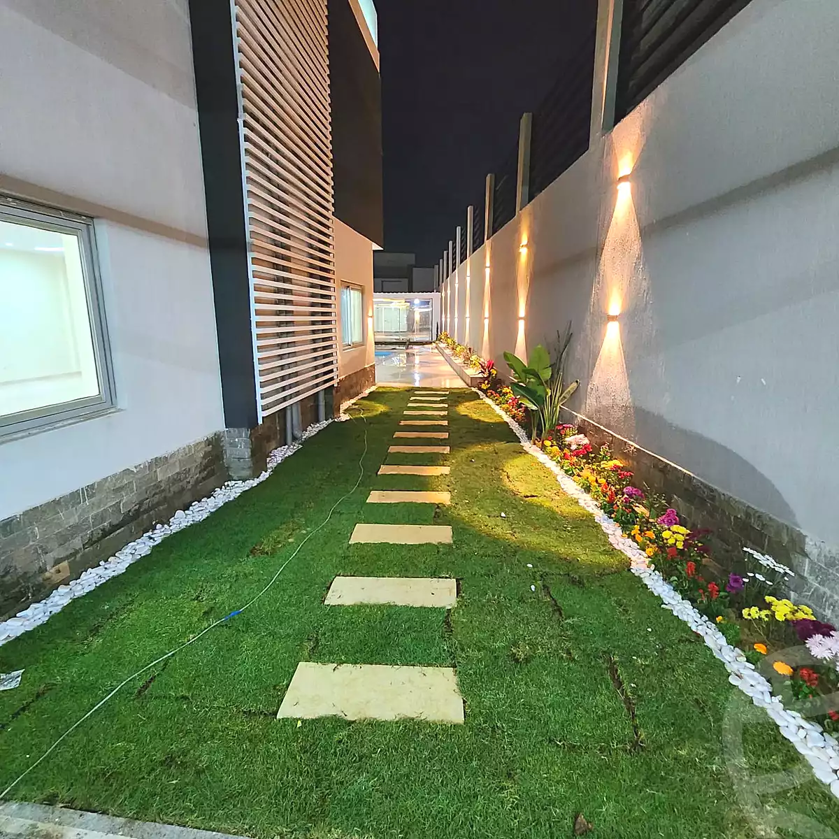 https://aqarmap.com.eg/ar/listing/6899986-for-sale-cairo-el-sheikh-zayed-city-compounds-el-khamayel
