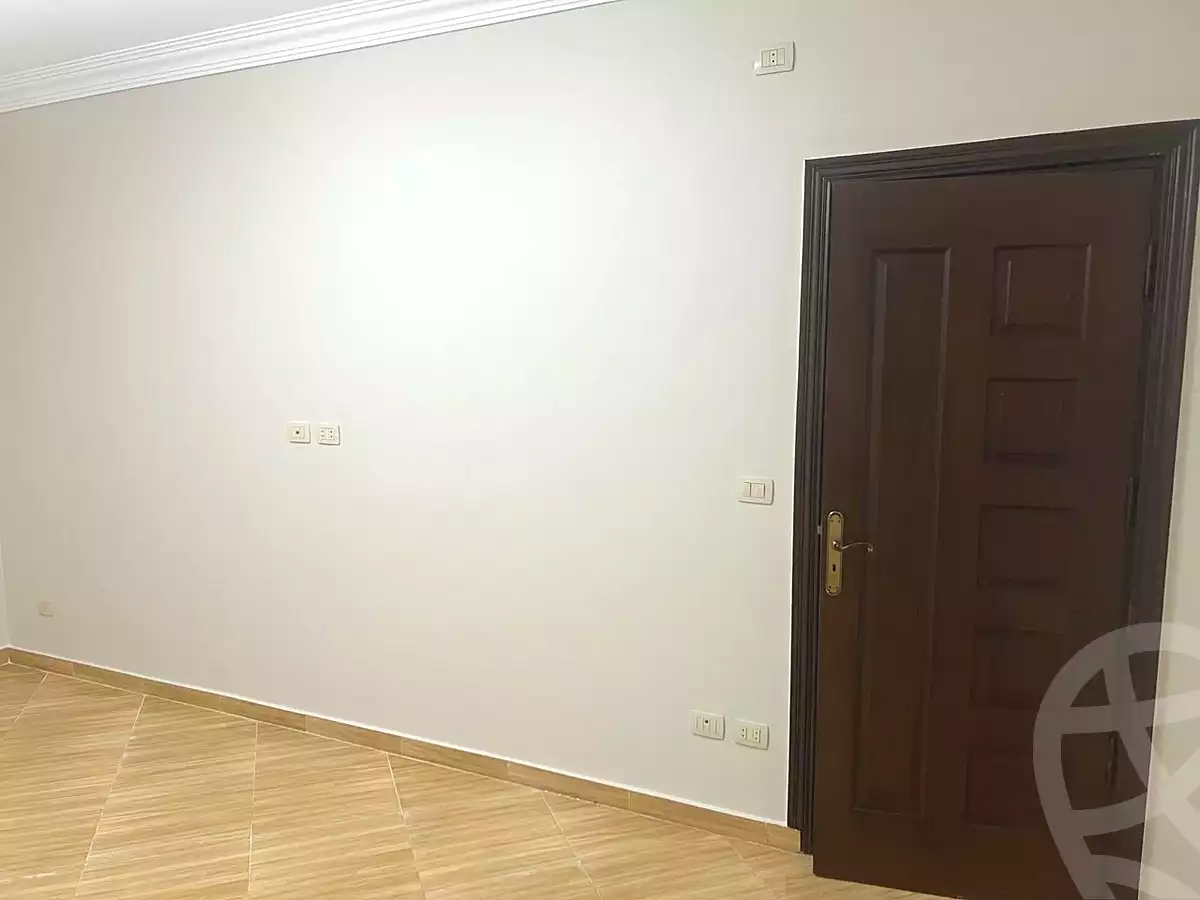 https://aqarmap.com.eg/ar/listing/6901611-for-rent-cairo-6th-of-october-el-hay-el-motamyz-el-motamayez-neighborhood-abd-el-moneim-riad-st