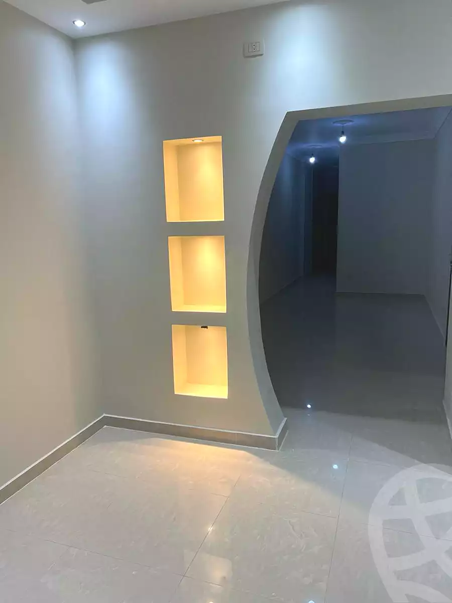 https://aqarmap.com.eg/ar/listing/6901611-for-rent-cairo-6th-of-october-el-hay-el-motamyz-el-motamayez-neighborhood-abd-el-moneim-riad-st
