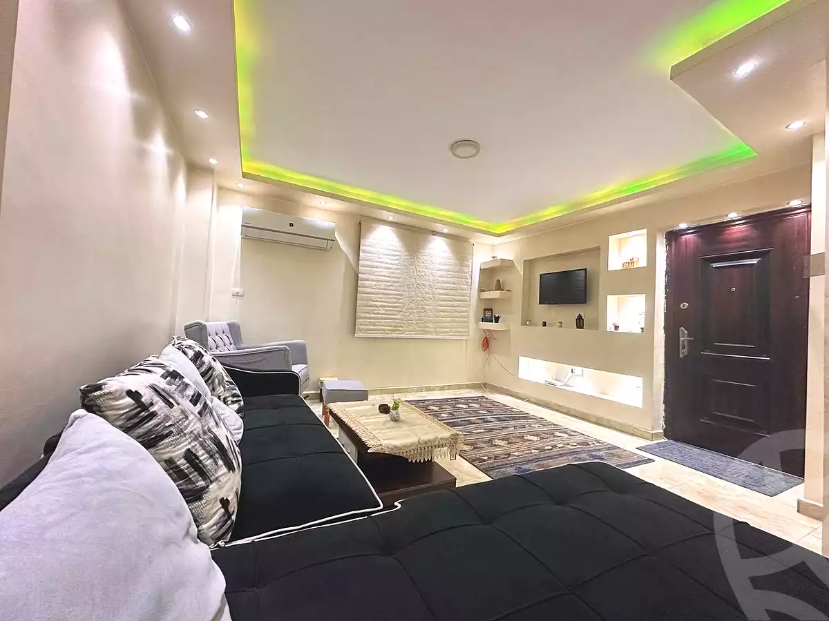 https://aqarmap.com.eg/ar/listing/6901649-for-rent-cairo-6th-of-october-el-ahyaa-neighborhood-4th-neighbourhood-1