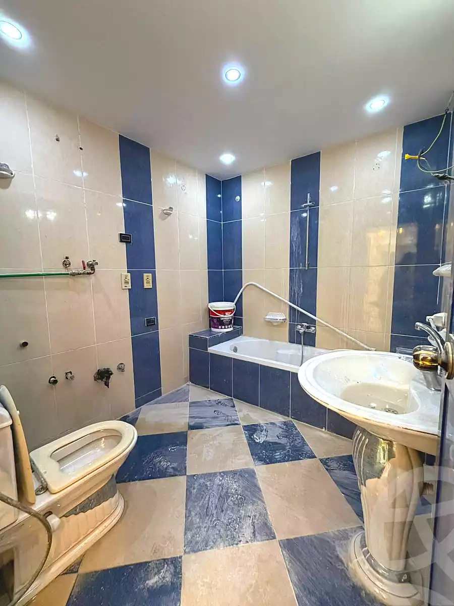 https://aqarmap.com.eg/ar/listing/6910447-for-sale-alexandria-al-agamy-lbytsh-qased-kareem-st