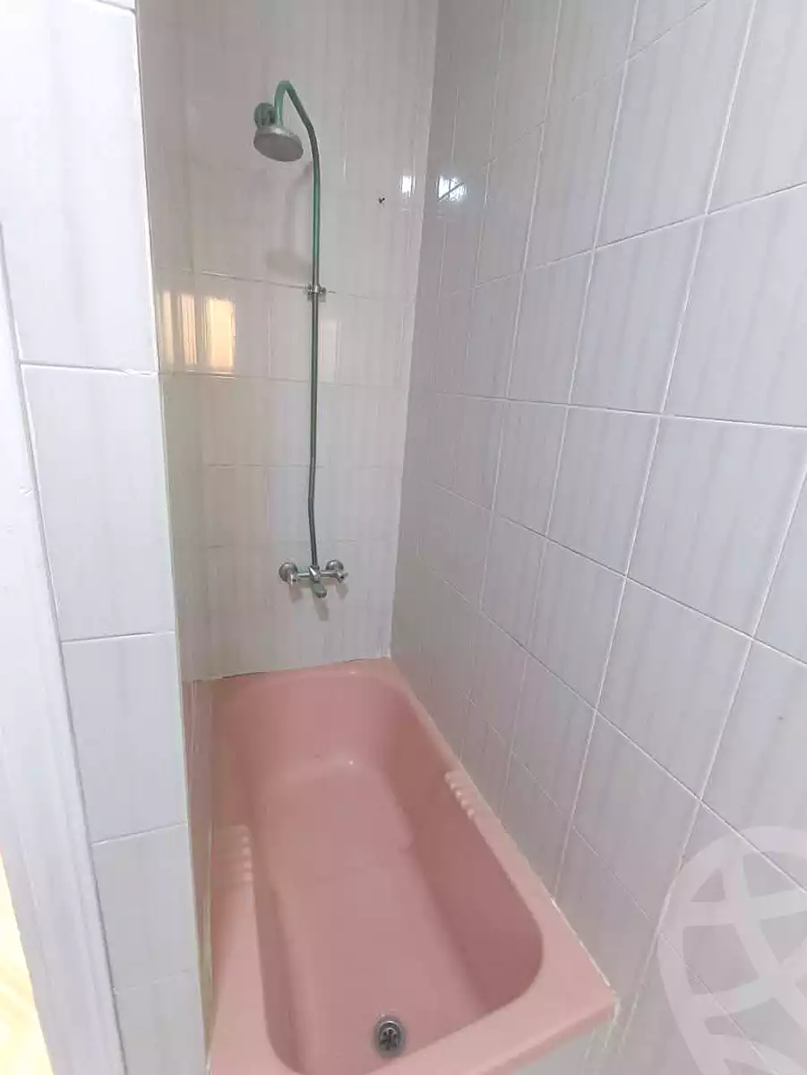 https://aqarmap.com.eg/ar/listing/6910619-for-sale-alexandria-al-agamy-shataa-el-nakheel-street-63