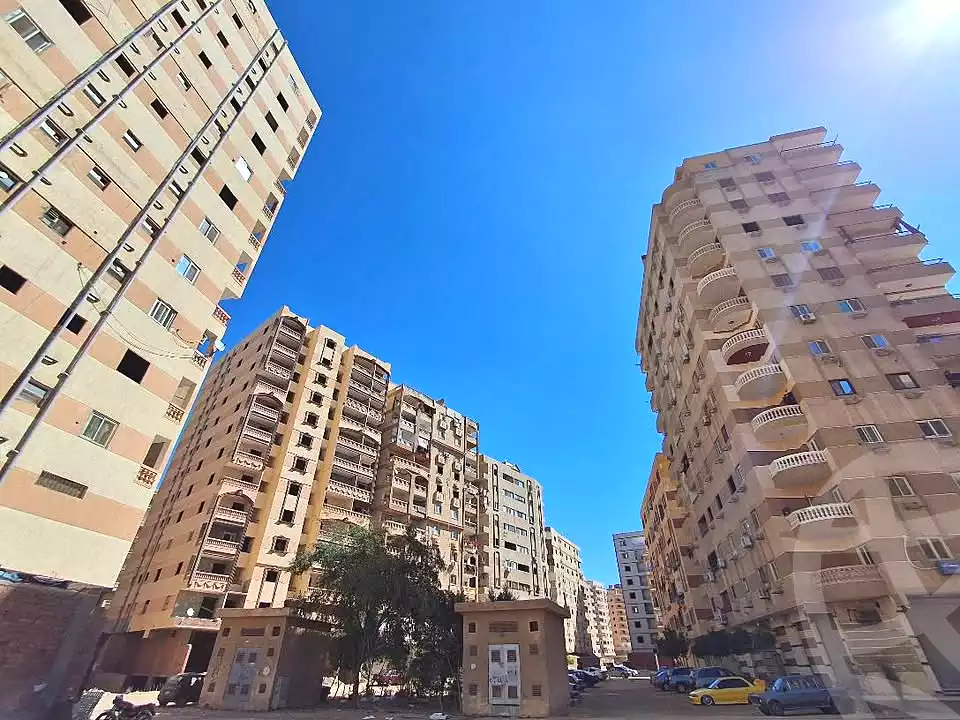 https://aqarmap.com.eg/ar/listing/6911572-for-sale-cairo-ain-shams-6-october-st