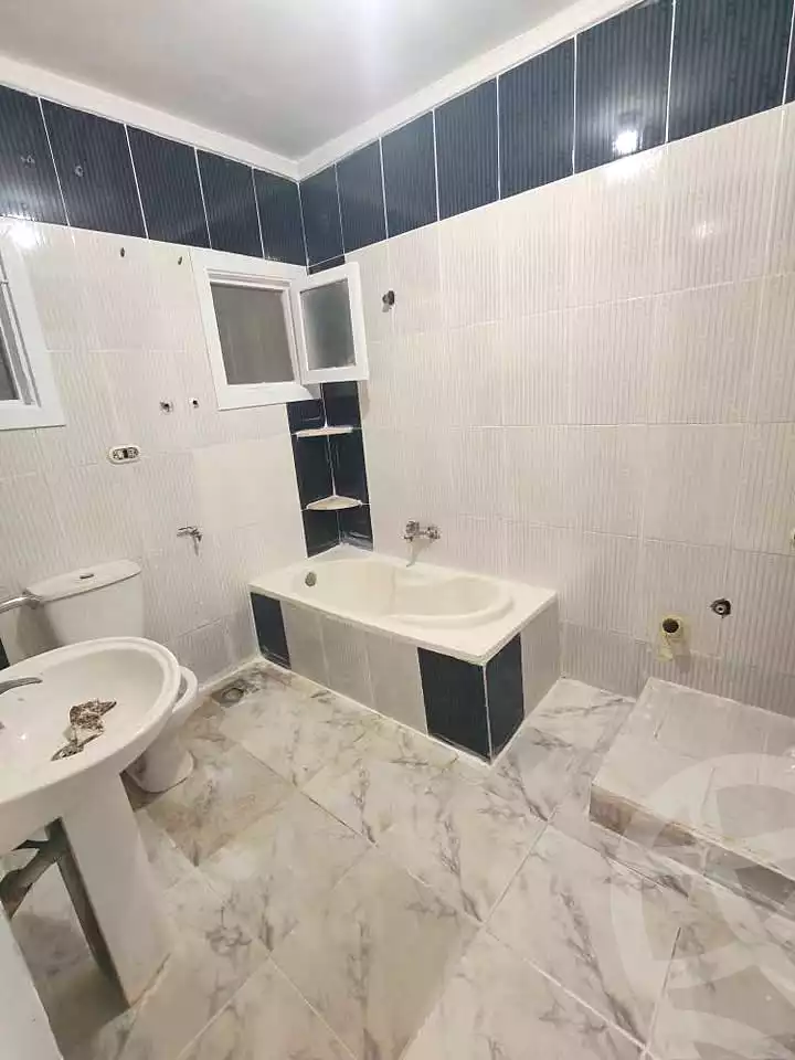 https://aqarmap.com.eg/en/listing/6911944-for-sale-alexandria-sydy-bshr-sydy-bshr-bhry