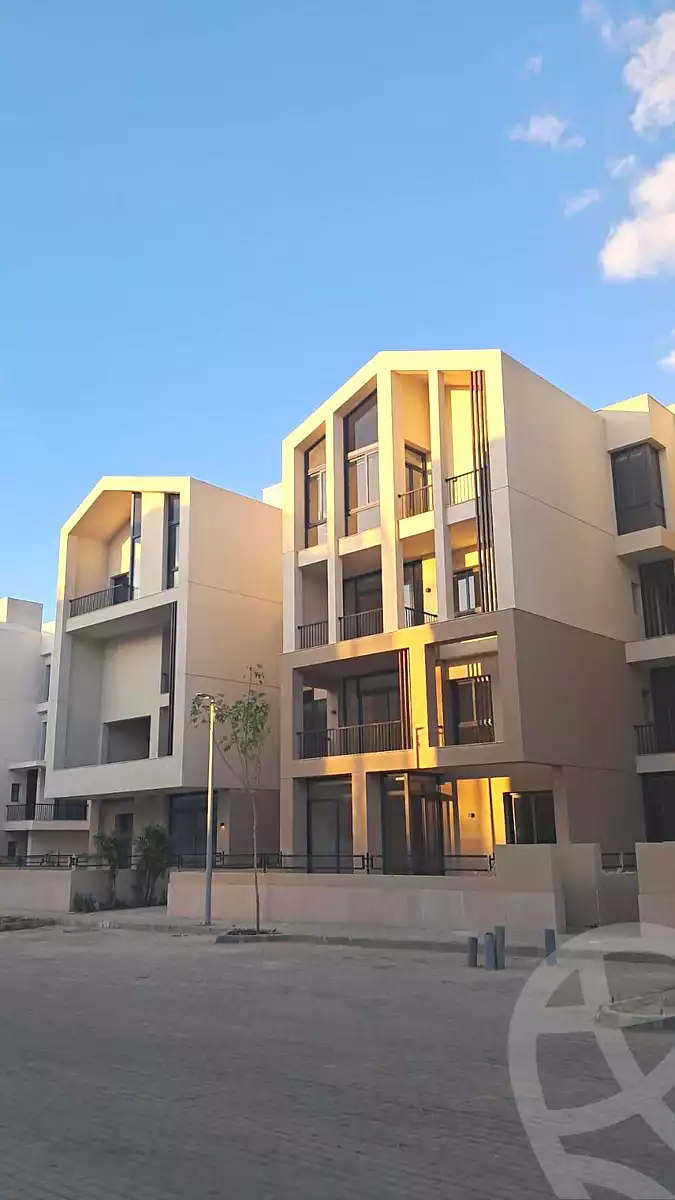 https://aqarmap.com.eg/ar/listing/6914859-for-sale-cairo-el-sheikh-zayed-city-lshykh-zyd-ljdyd-vye