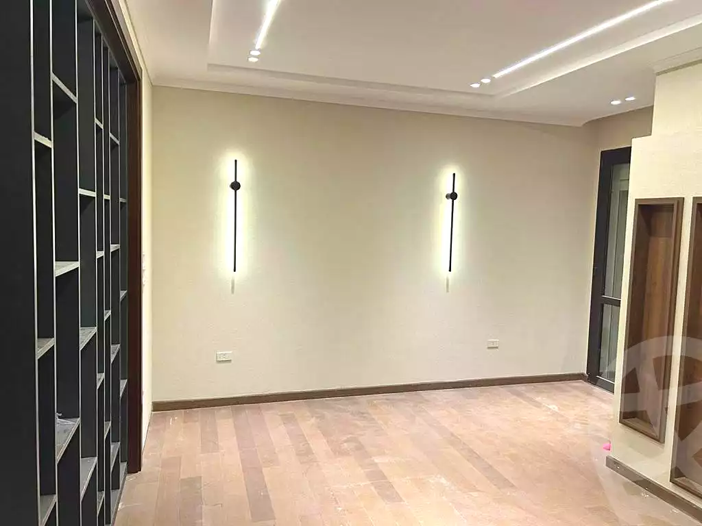 شقة بـ٣ غرف نوم في ايست تاون، صورة ٤ من ٦